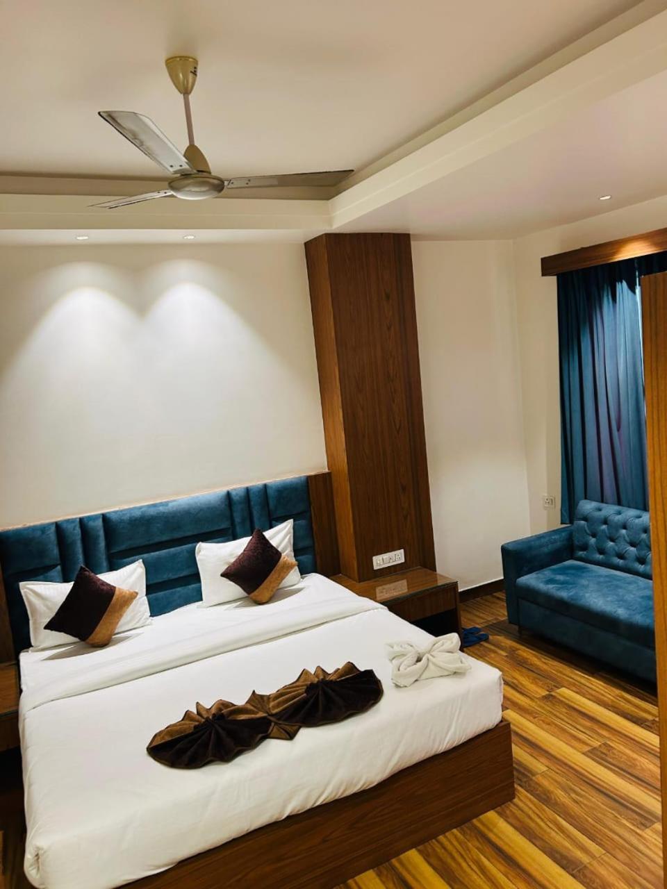 Hotel Swarn Bhoomi Kanpur Luaran gambar