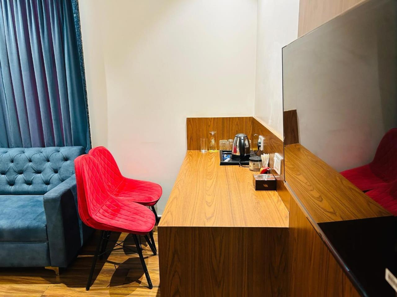 Hotel Swarn Bhoomi Kanpur Luaran gambar